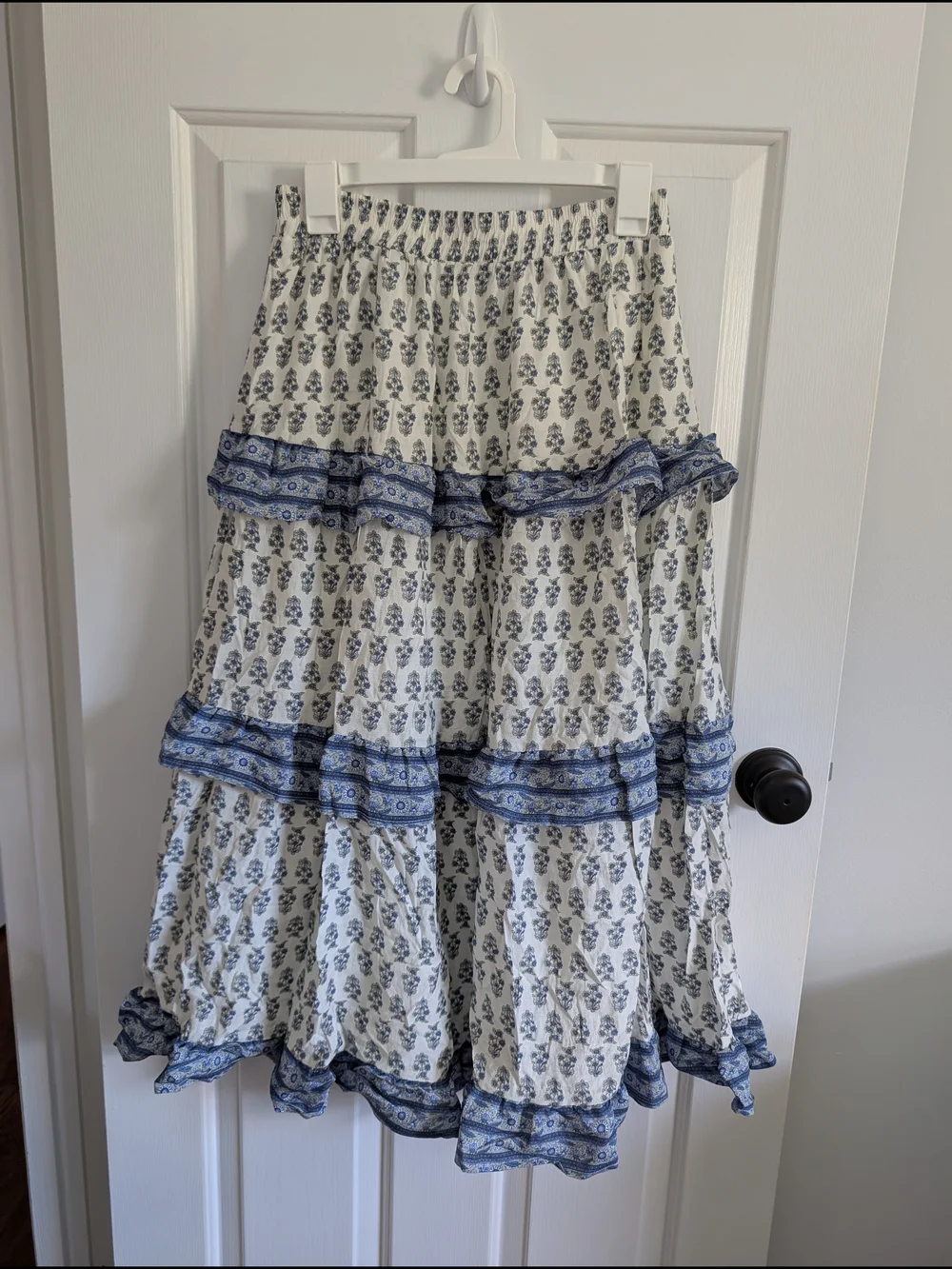 Blu Pepper Women's White and Blue Tiered Ruffle Maxi Skirt Large